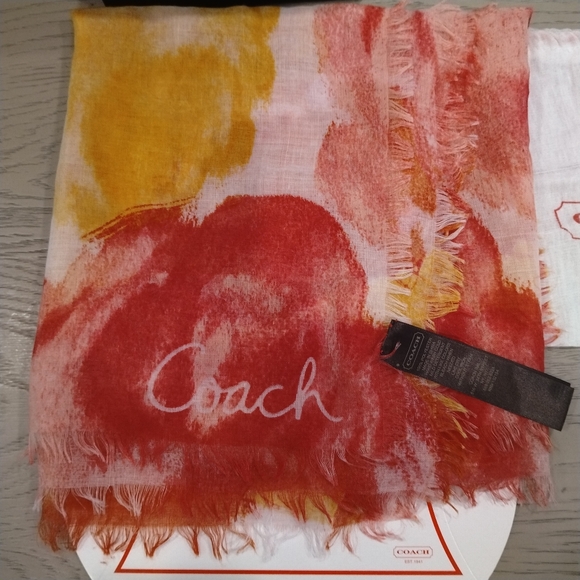 Gift Box & Multicolor Floral Print Scarf - Picture 7 of 10